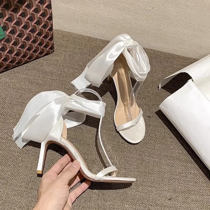 Черные атласные босоножки Женские женские туфли на шпильке с ремешком щиколотке