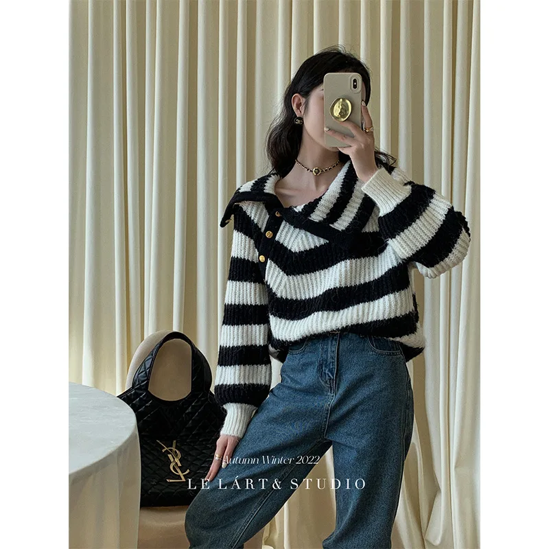 Рисунок 2 - Пуловер Solaina с отложным воротником