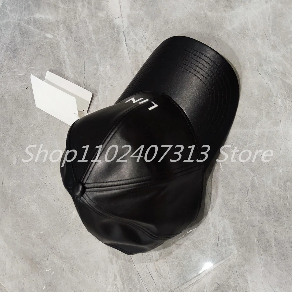 

438726 Adjustable British Sunshade Hat Fashion Luxury Design Leather Baseball Cap Fashion Trend Men & Women Outdoor Leisure Cap