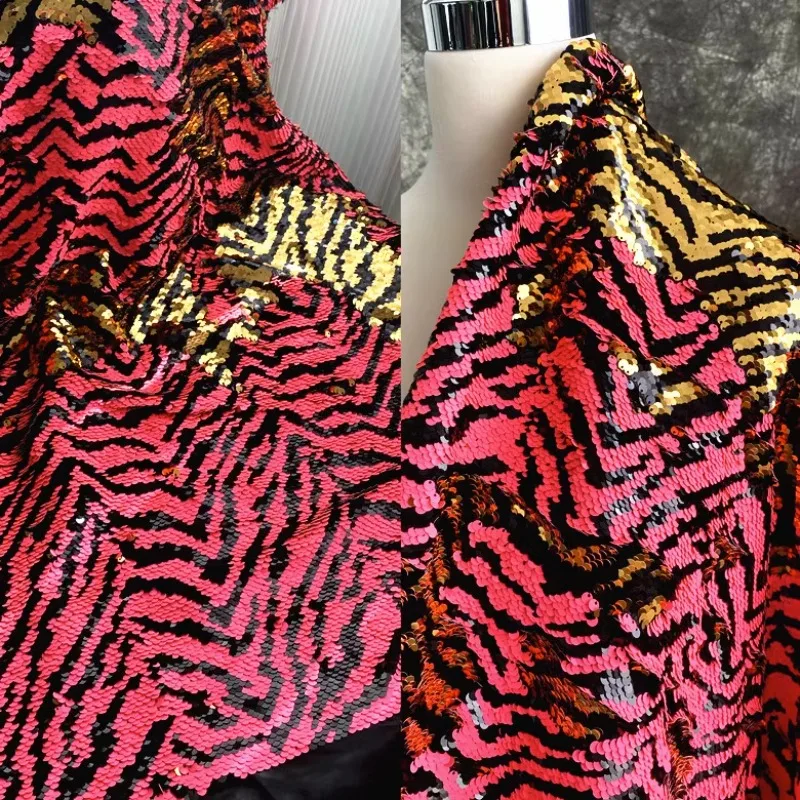 

Tiger Pattern Sequin Fabric Fashionable Pink Shiny Dress Luggage Designer Wholesale Cloth Apparel Sewing Meters Material