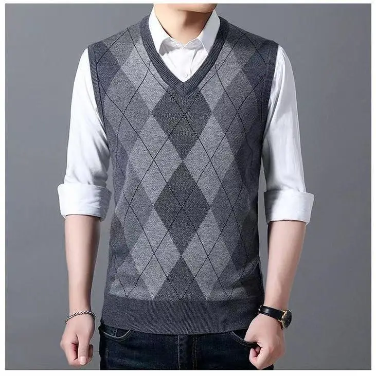 Male Brand New Arrival Sweater Men Vest Casual Fashion Sleeveless Clothes V-Neck Contrast Color Slim Knitted Sweater Vest G69