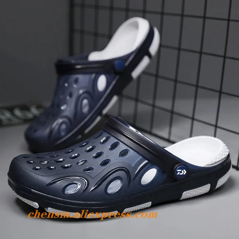 

New Outdoor Men's Fishing Sandals Lightweight Beach Slippers Sandals Garden Shoes Outdoor Non-slip Sports Fishing Slippers