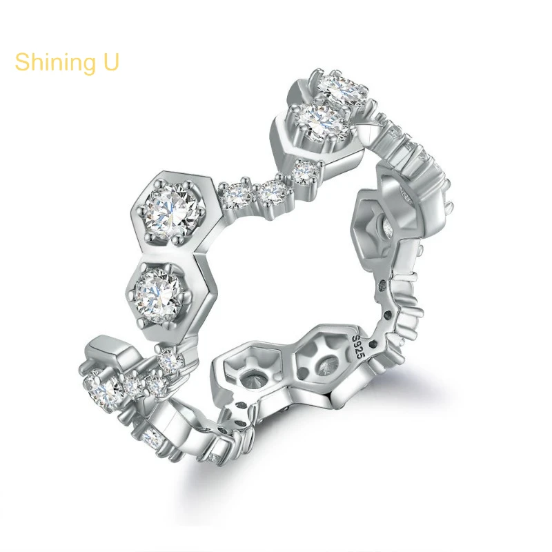 

Женское кольцо из серебра 925 пробы с фианитами