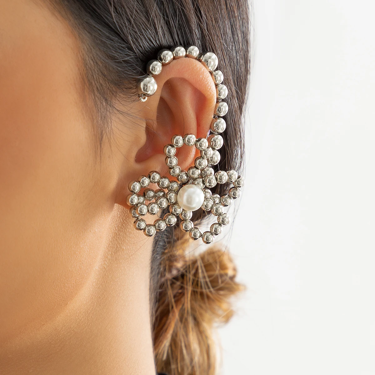 

IngeSight.Z Punk CCB Beaded Flower Shape Ear Clip For Women Elegant White Peal Ears Hang Without Piercing Wedding Jewelry 1pcs