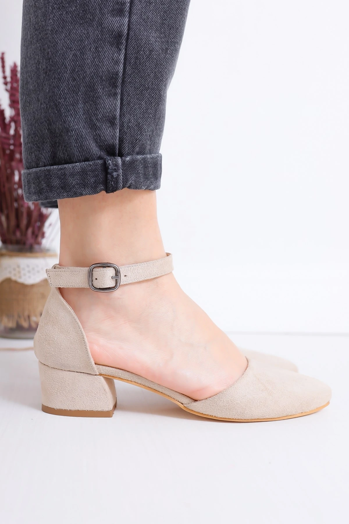 

Dary Heels Ten Suede Shoes