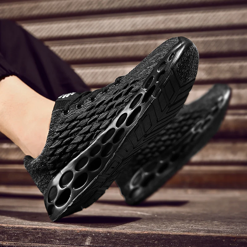 New Black Men Sneakers Lightweight Man Running Shoes Comfortable Blade Men's Sneaker Breathable Athletic Jogging Men Sport Shoes