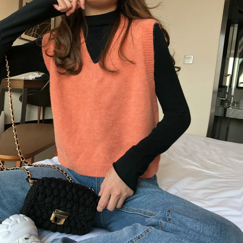 

Hot Sale 2023 Women V-Neck Knitted Vest New Spring Autumn Sweater Vests Short Female Casual Sleeveless Twist Knit Pullovers