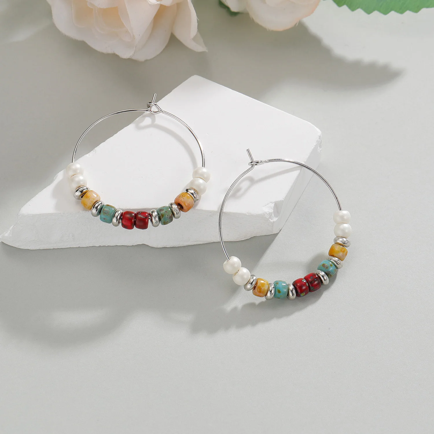 Женские серьги из орехового материала в ретро стиле