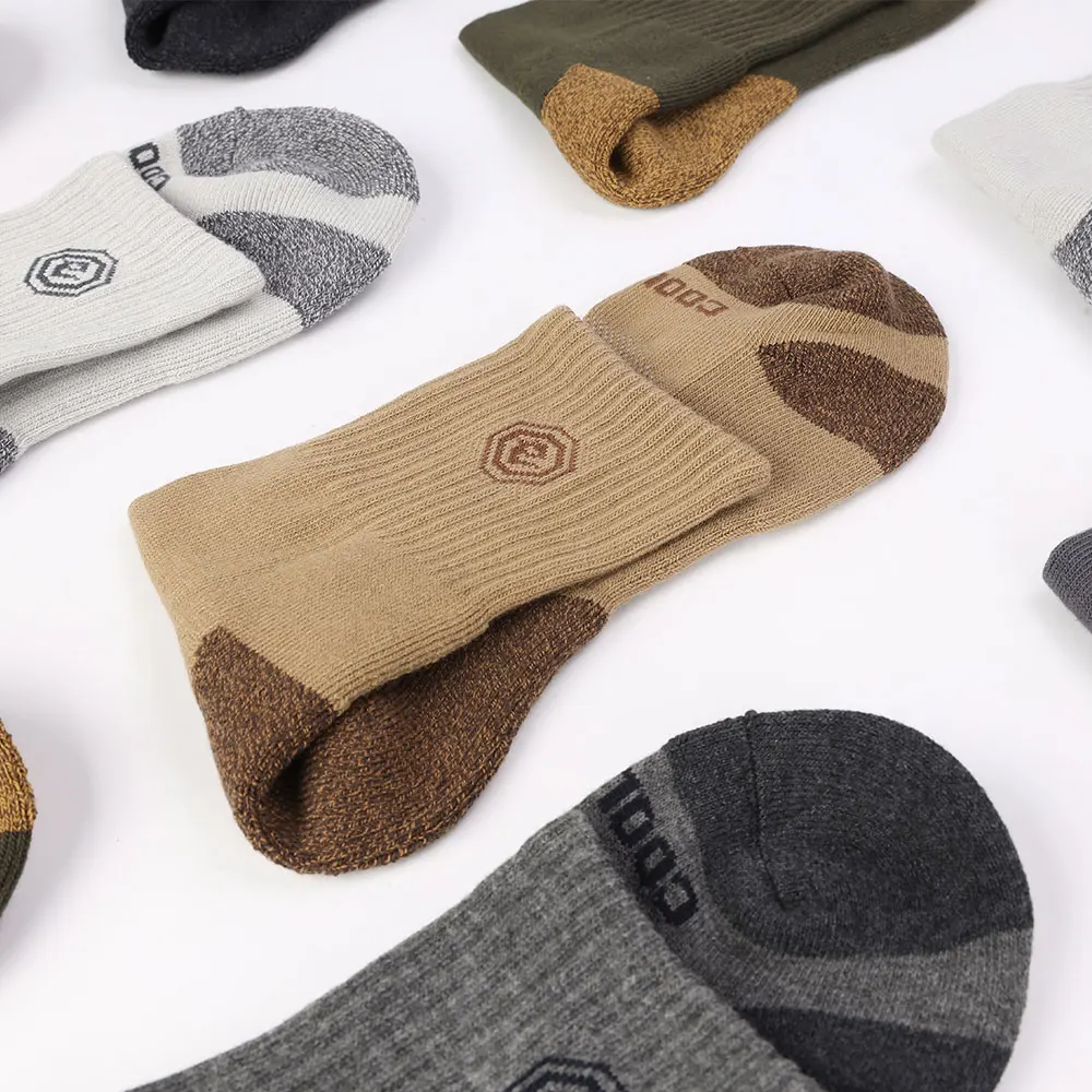 Фото Emersongear синяя этикетка «Игуана» Функциональные носки средней длины 1 пара 18 см тактические чулочно-носочные изделия дезодорирующие удобные повседневные носки для кемпинга №1