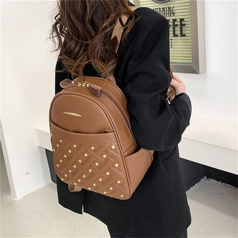 

New Designer Backpacks Women Leather Backpacks Female School Bag For Teenager Girls Travel Back Bag Retro Rivet Multi Pocket Bag