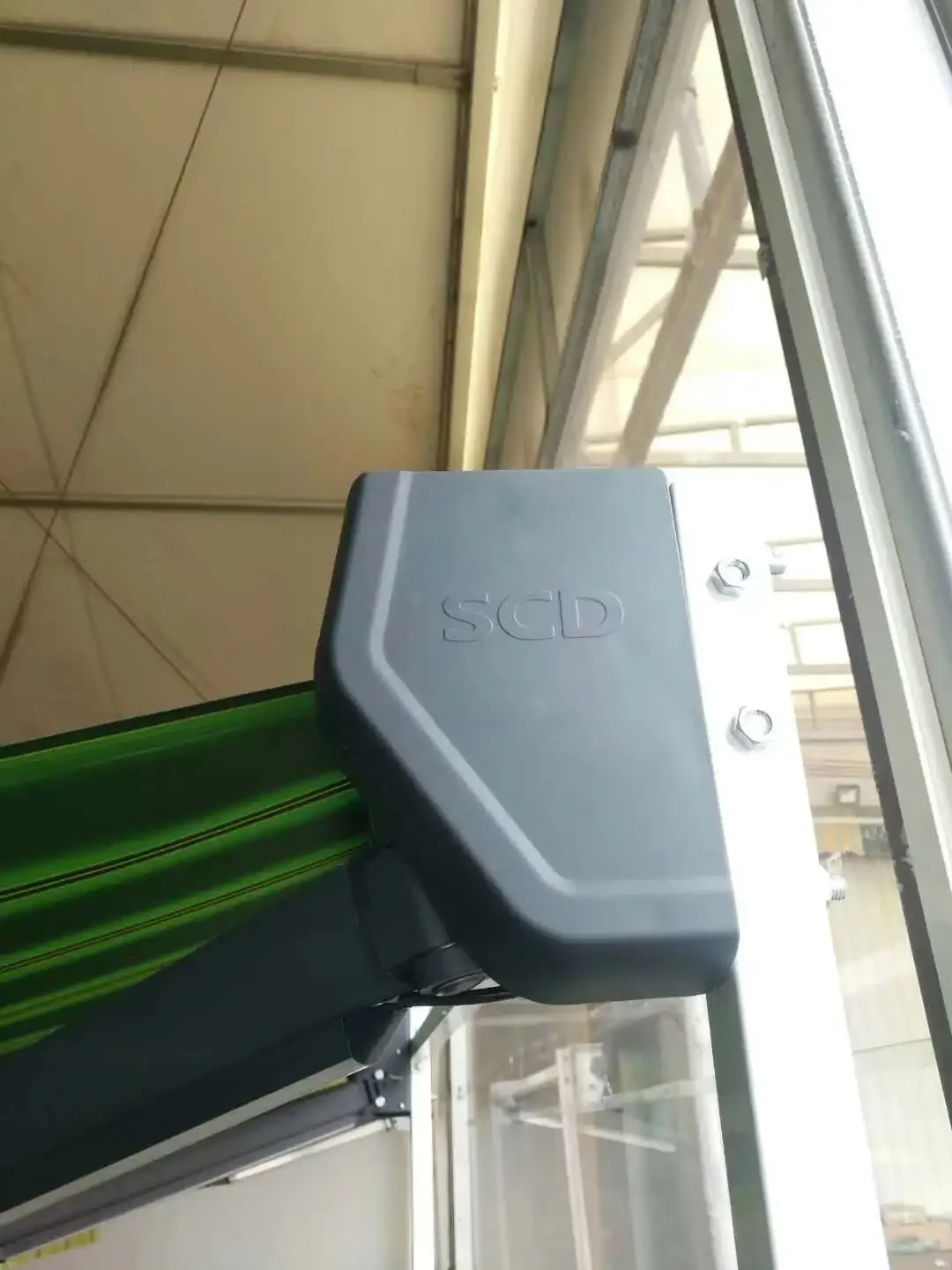 Роскошный электрический алюминиевый тент по индивидуальному заказу поставщик