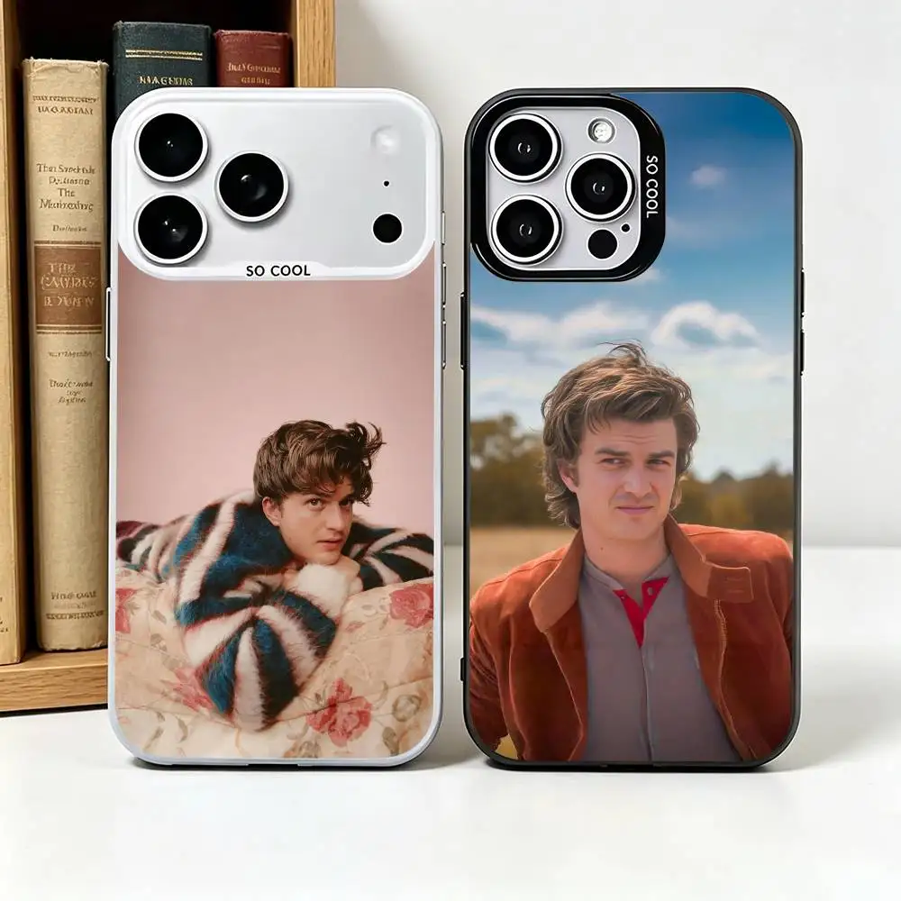 Фото Чехол-бампер Actor S-Steve Harrington из цветного силикона серебристого цвета для iPhone 17, 16, 15, 14, 13, 12, 11 Pro Max, XS, 17 Air №1