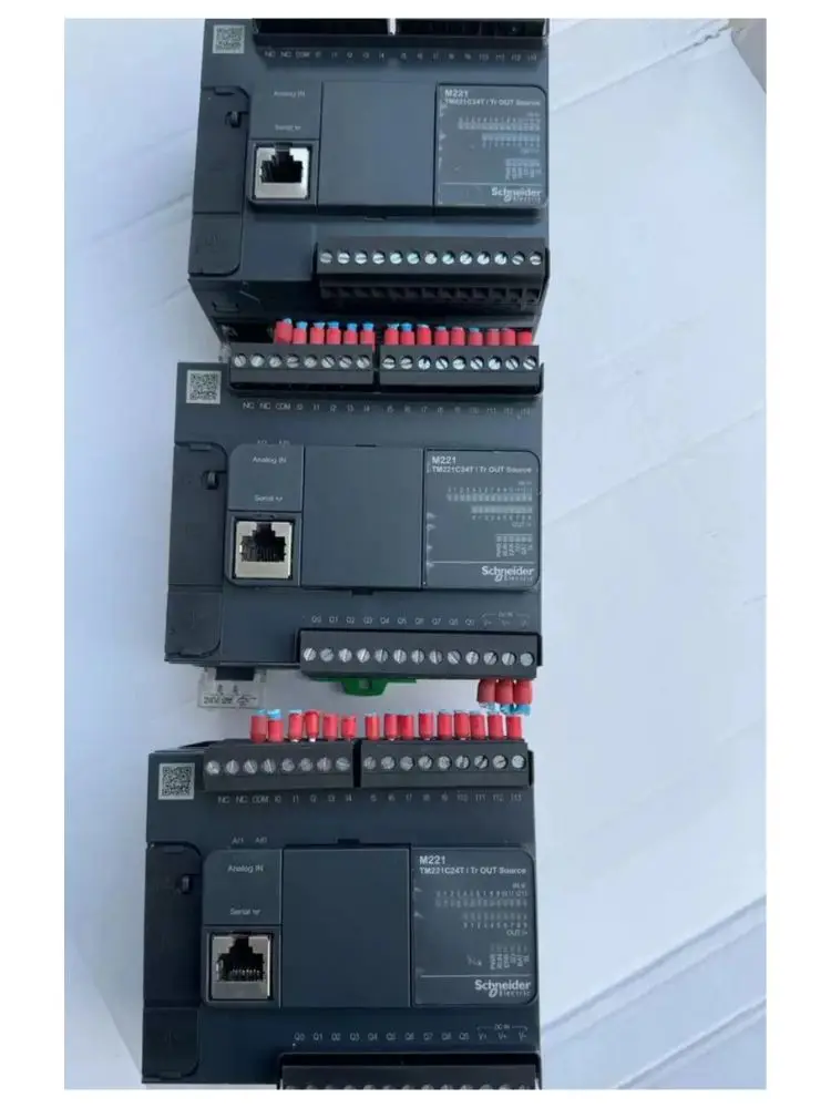 Б/у TM221C24T PLC протестирован