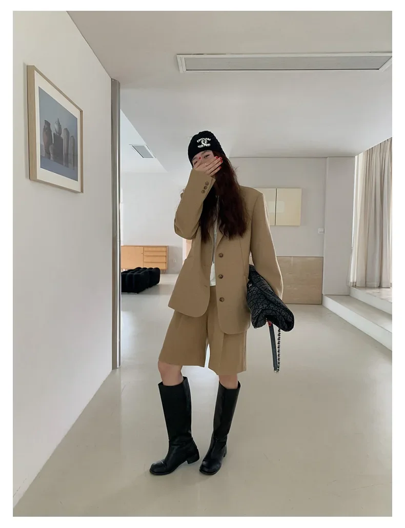 TWOTWINSTYLE коричневый шерстяной пиджак для женщин с зубчатым воротником и длинными