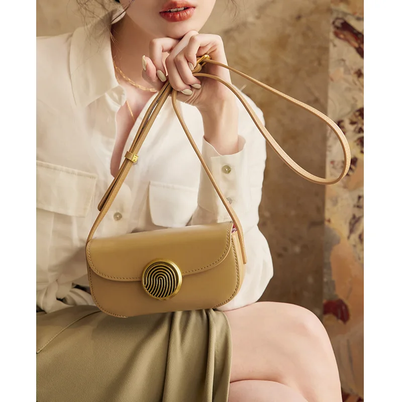 

High-end Leather Women's Messenger Bag 2023 New Fashion Temperament Small Bag Female Cowhide Shoulder Bag Small Square Bag