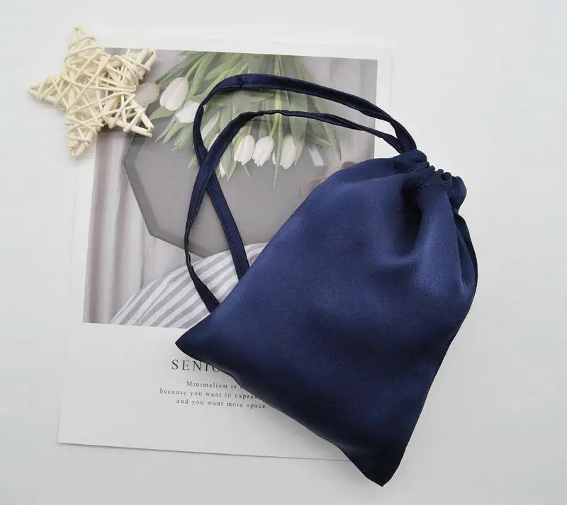 Рисунок 4 - Шёлковая сумка для хранения