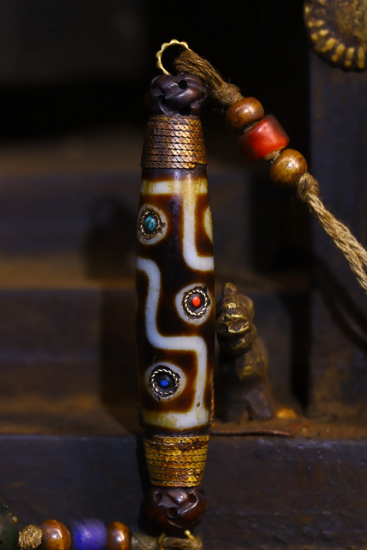 

3"Tibet Temple Collection Old Natural Agate Mosaic Gem gZi Bead Beads Guanyin Buddha statue Pendant Amulet Dharma Town House