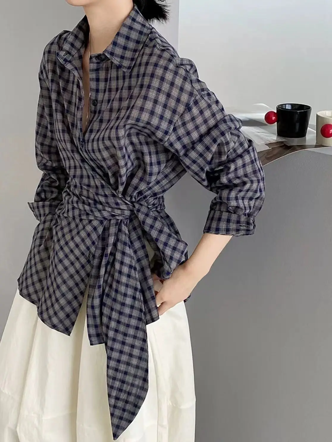 Дизайнерская рубашка в клетку с длинными рукавами стиле ретро затягивающая