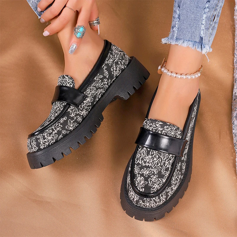 Туфли женские с вышивкой лоферы плоская подошва дизайнерская модная прогулочная