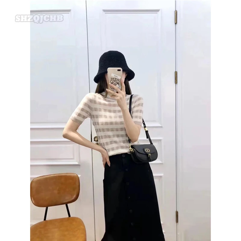 

2022 Early Spring Fashion New Water-soluble Wool Plaid Round Neck Stripe Short Sleeve Slim Fit Sweater Women's Knitted Top