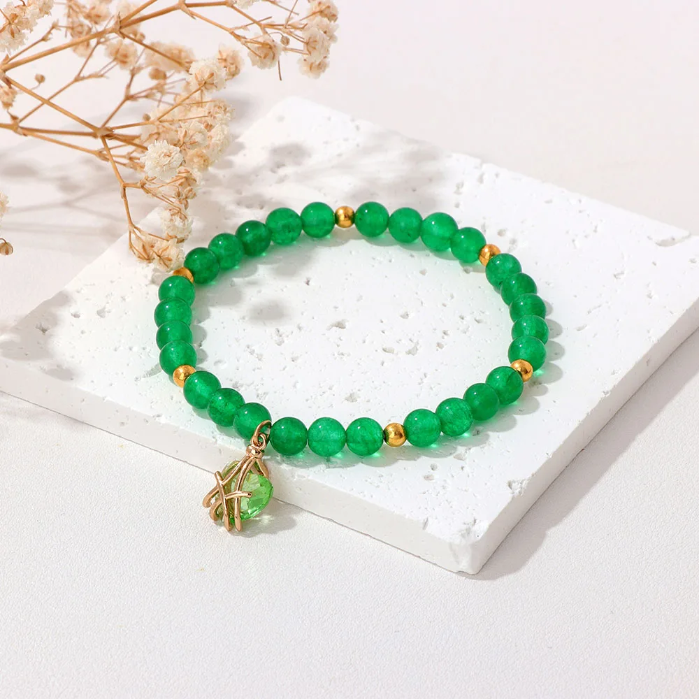 Браслет с бусинами из ляпис-лазурита браслет золотого цвета подвесками в форме