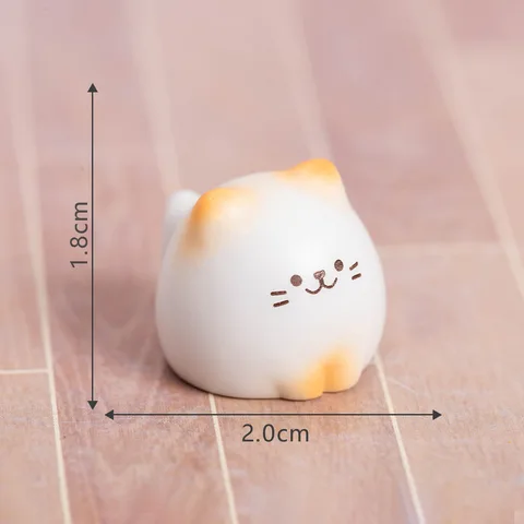 Миниатюрная фигурка кота из полимера