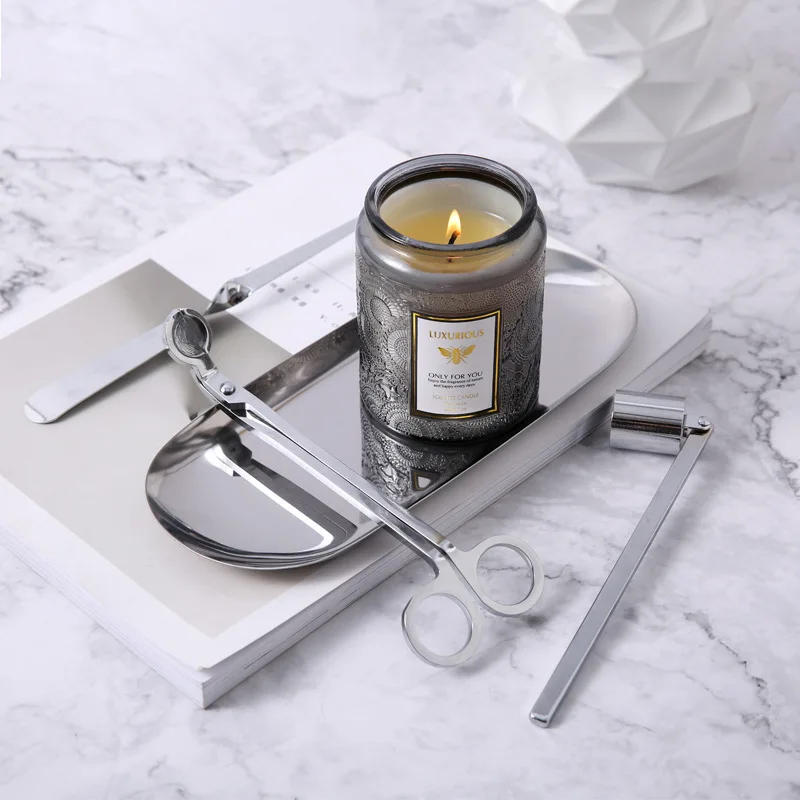 Medium embossed glass creative home fragrance candle smokeless handmade soy wax scented gift box |