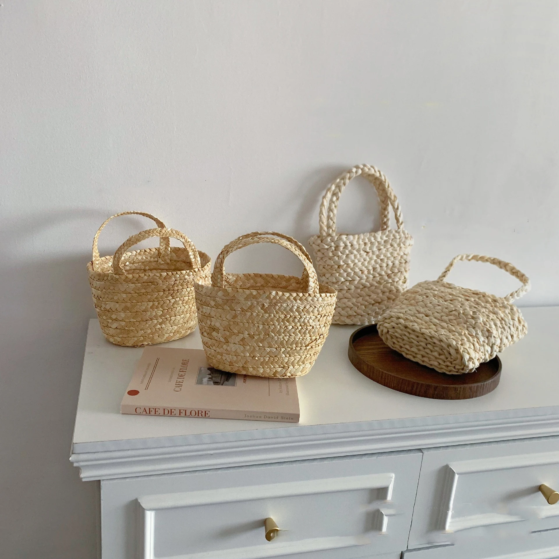 INS Style Handmade Children's Bag Natural Grass Woven Portable Bucket Bag Basket Beach Bag Kids Fashion Accessories