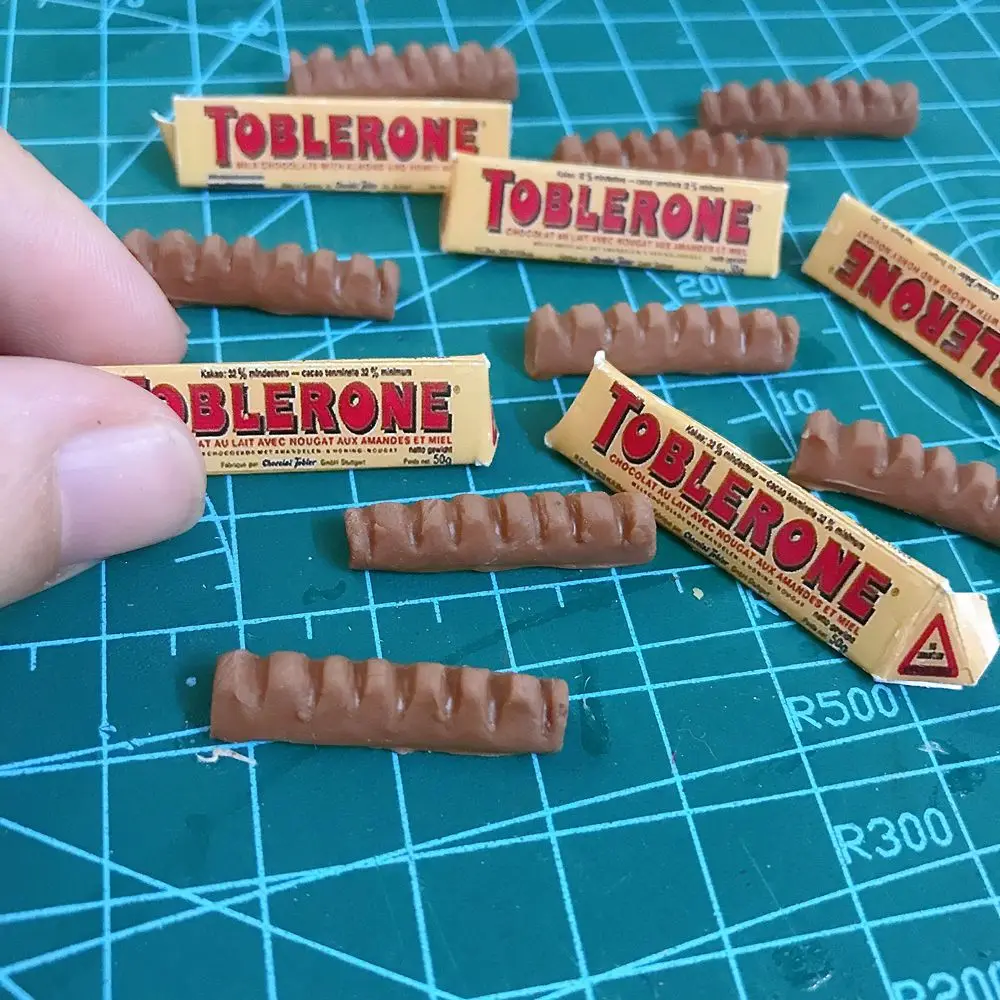 

1/6 Scale Dollhouse Miniature Chocolate Bar Afternoon Tea Dessert Food for Blyth Barbies Doll House Play Kitchen Accessories