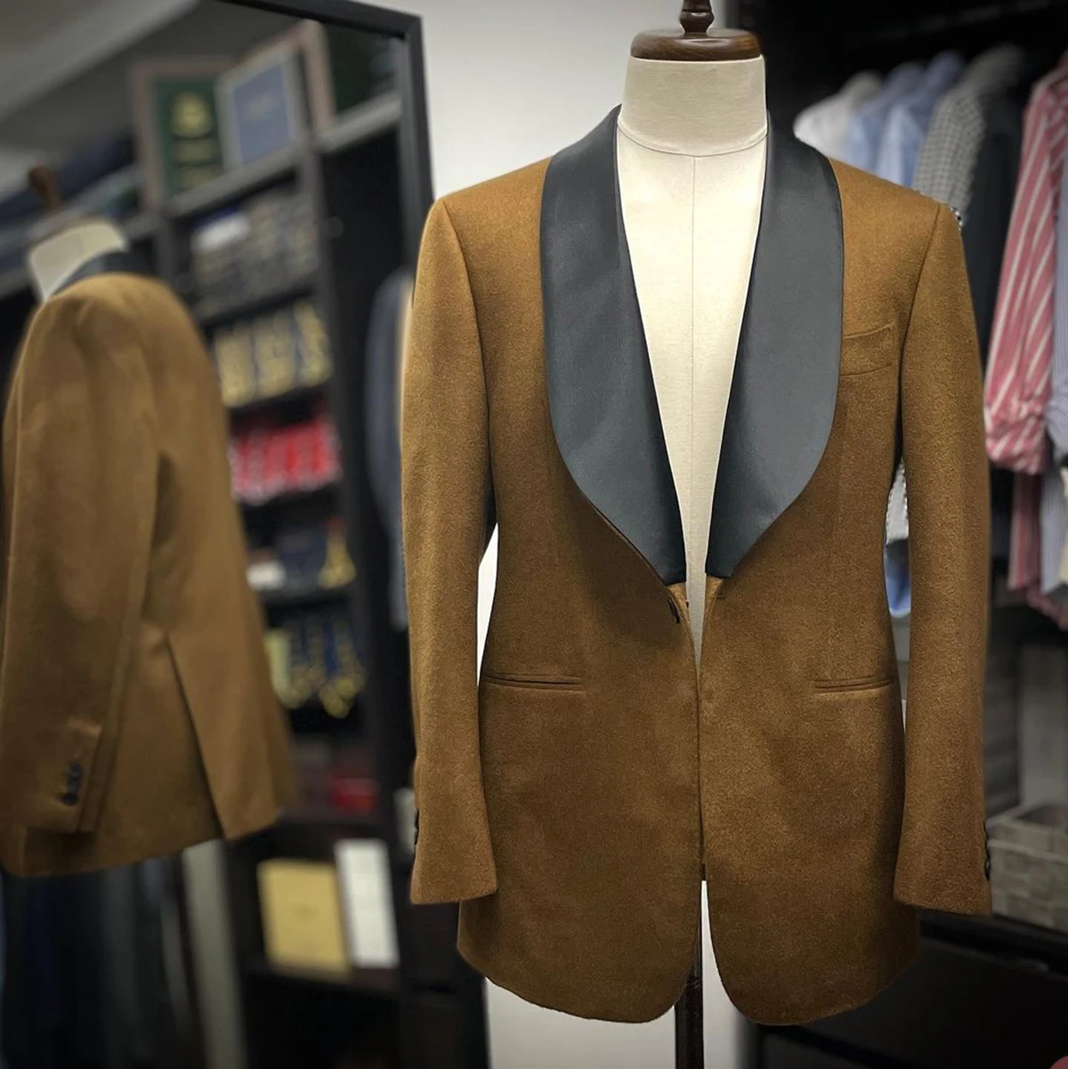 Рисунок 3 - Осенне-зимние свадебные костюмы