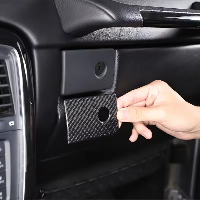 Фото Для Mercedes-Benz G-класса W463 2013-2018: Накладка на крышку перчаточного ящика пассажира (внутренние аксессуары) №2