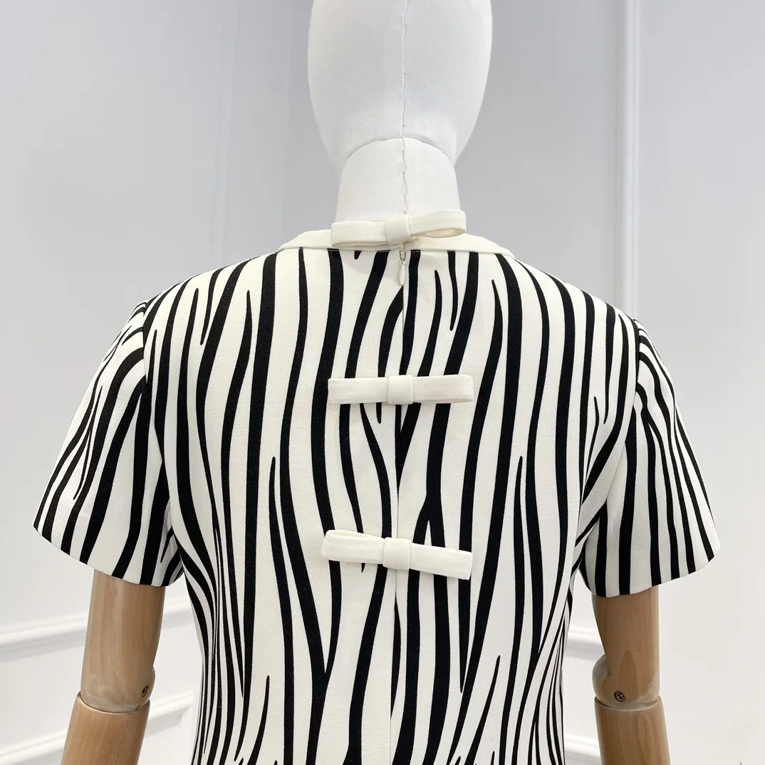 Рисунок 6 - Женское мини-платье в полоску