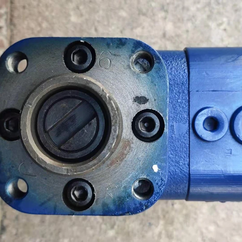 Колесный экскаватор 65/75-8-9 направленный станок гидравлический рулевой механизм