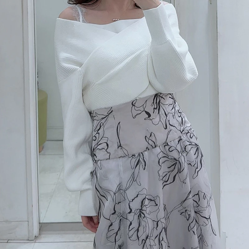 Пуловер женский трикотажный с V-образным вырезом и длинными рукавами