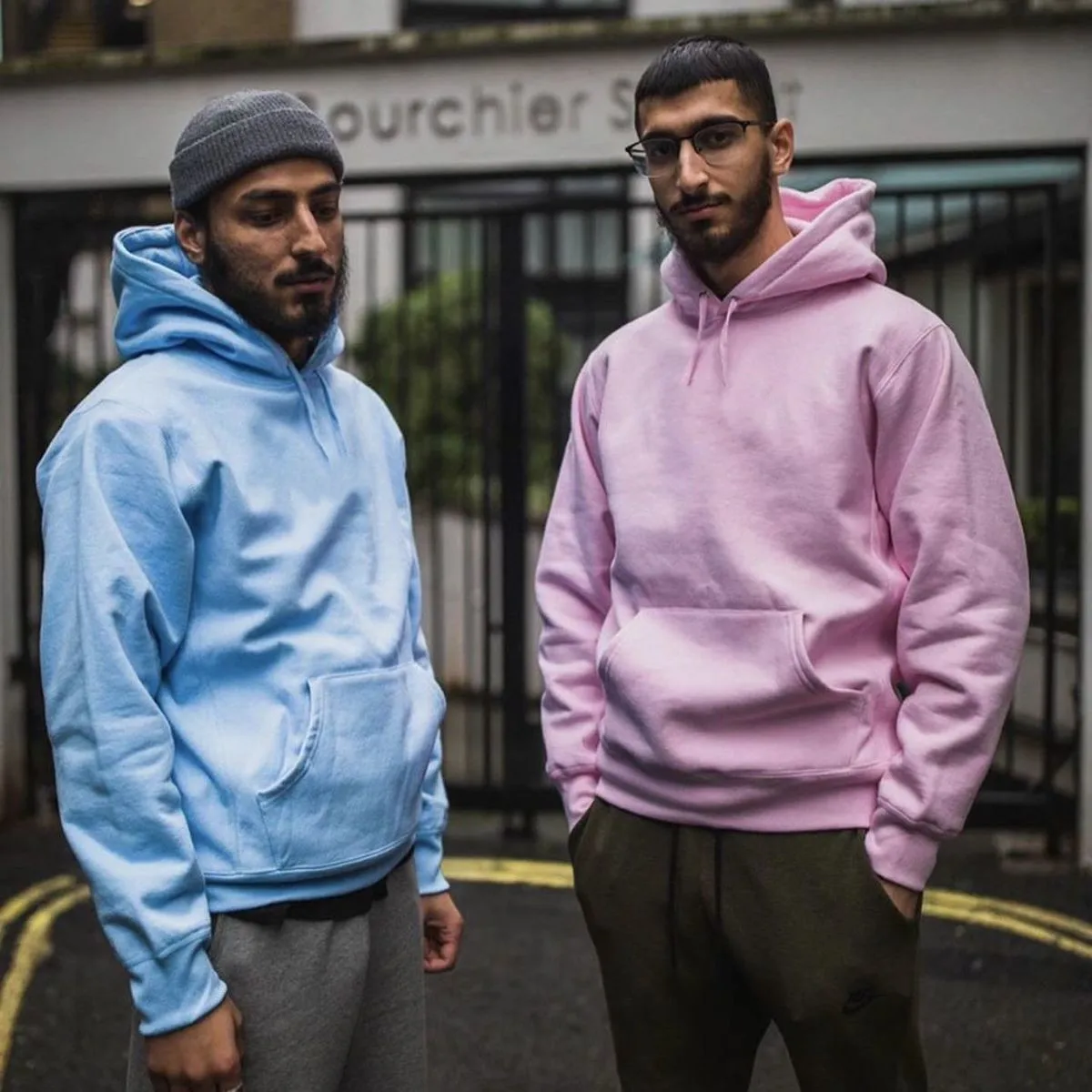 

Мужской и женский новый модный спортивный пуловер с капюшоном на весну и осень куртка с вышивкой для отдыха студенческий спортивный свитер ...