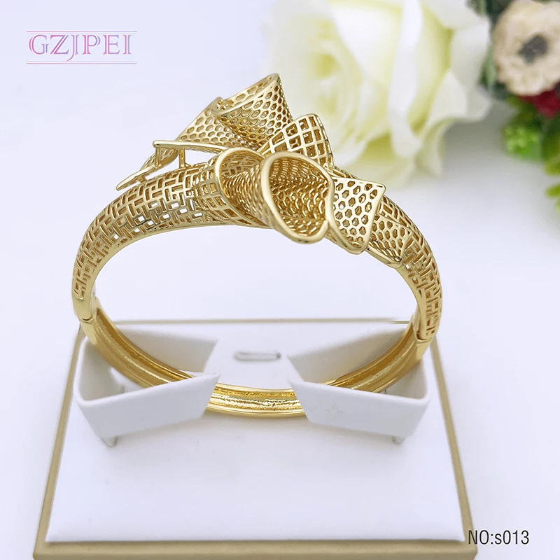 

Woman Bracelet 18K Gold Plated Copper Bangle Wedding Party Gift Free Shipping Wholesale