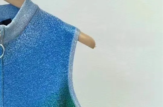 

Женское трикотажное платье с высокой талией, на молнии, без рукавов, с воротником-стойкой и радужным градиентом, мини-Халат