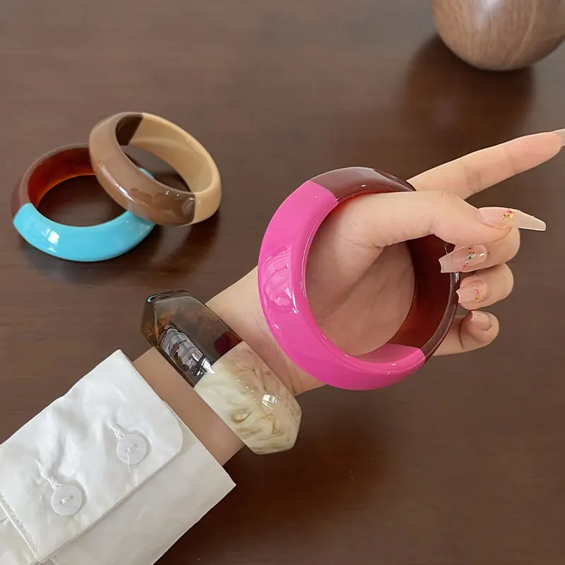 Винтажный длинный браслет из смолы