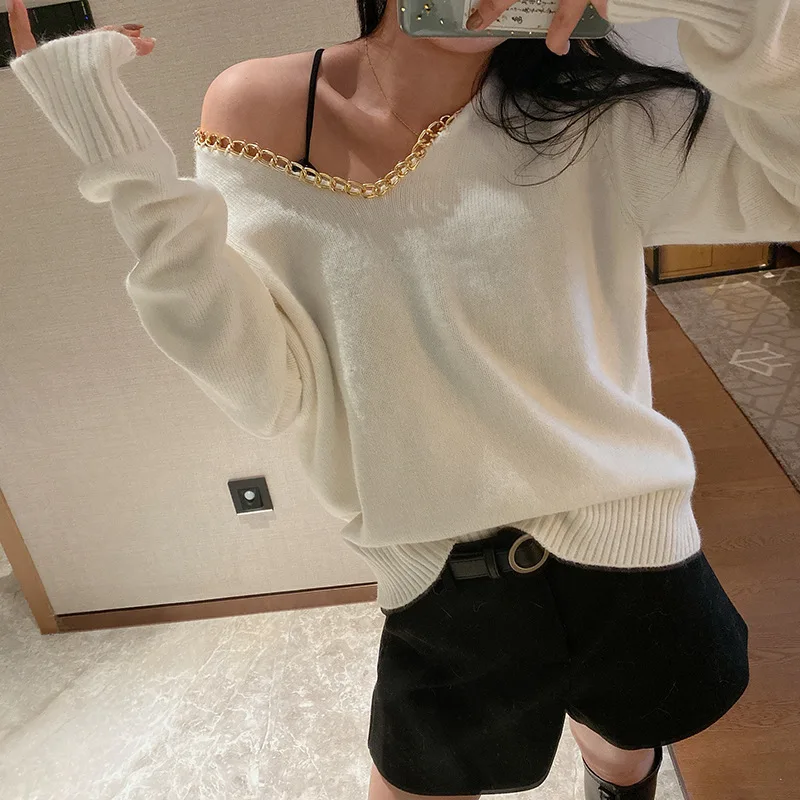 

High Quality Western Style Joker Leisure Neckline Chain Decorative Loose Pullover V-neck Simple Long-sleeved Sweater Female