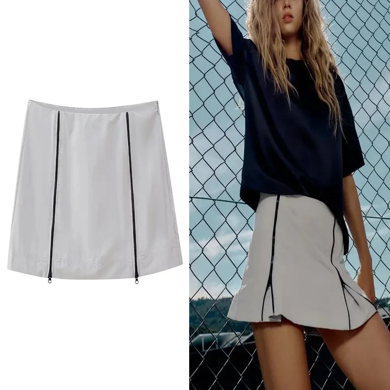 

Юбка-мини на молнии, средней посадки, с боковой молнией