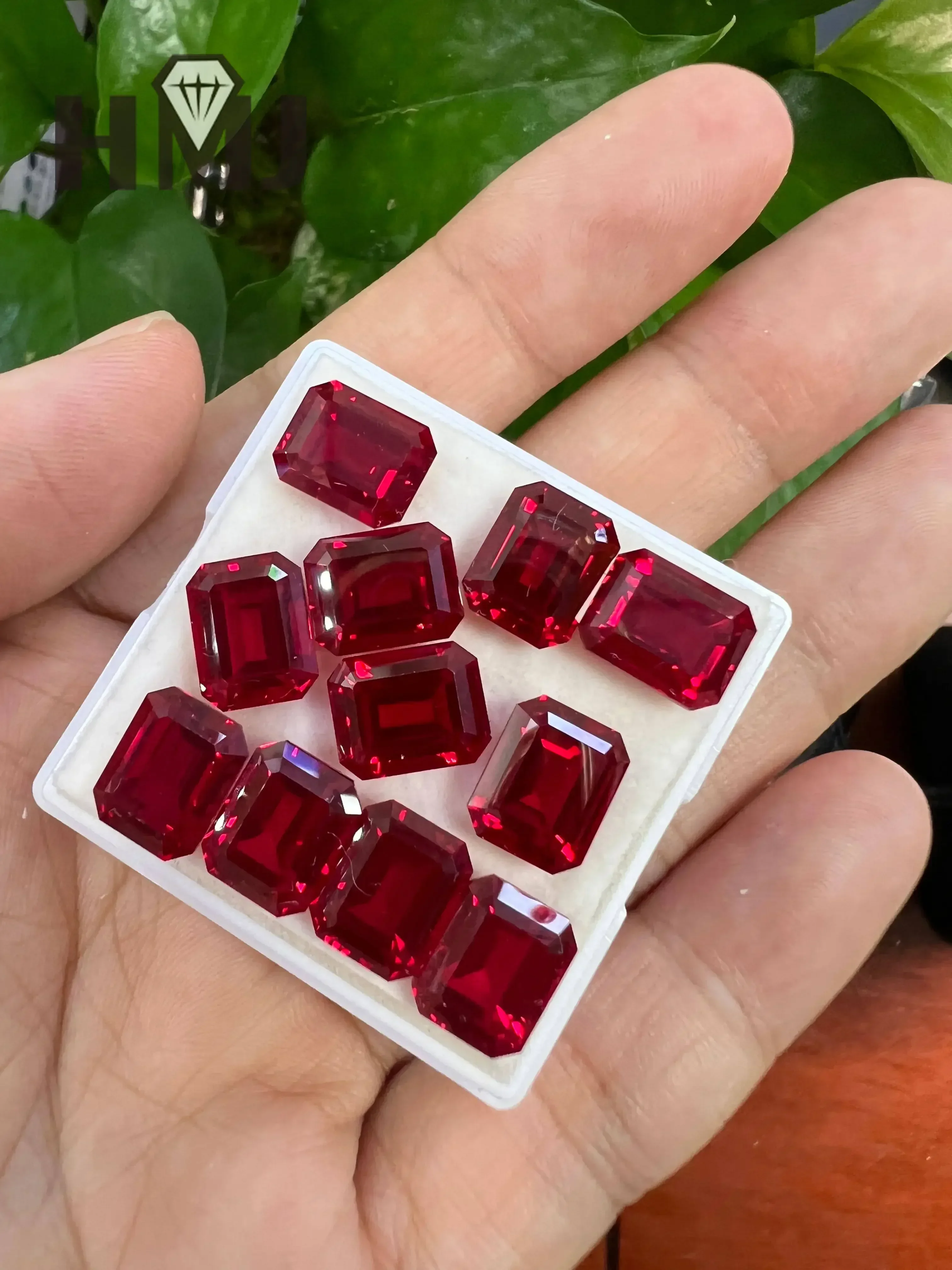 Сертификат HMJ AGL выращенный в лаборатории рубиновый голубь кроваво-красный рубин