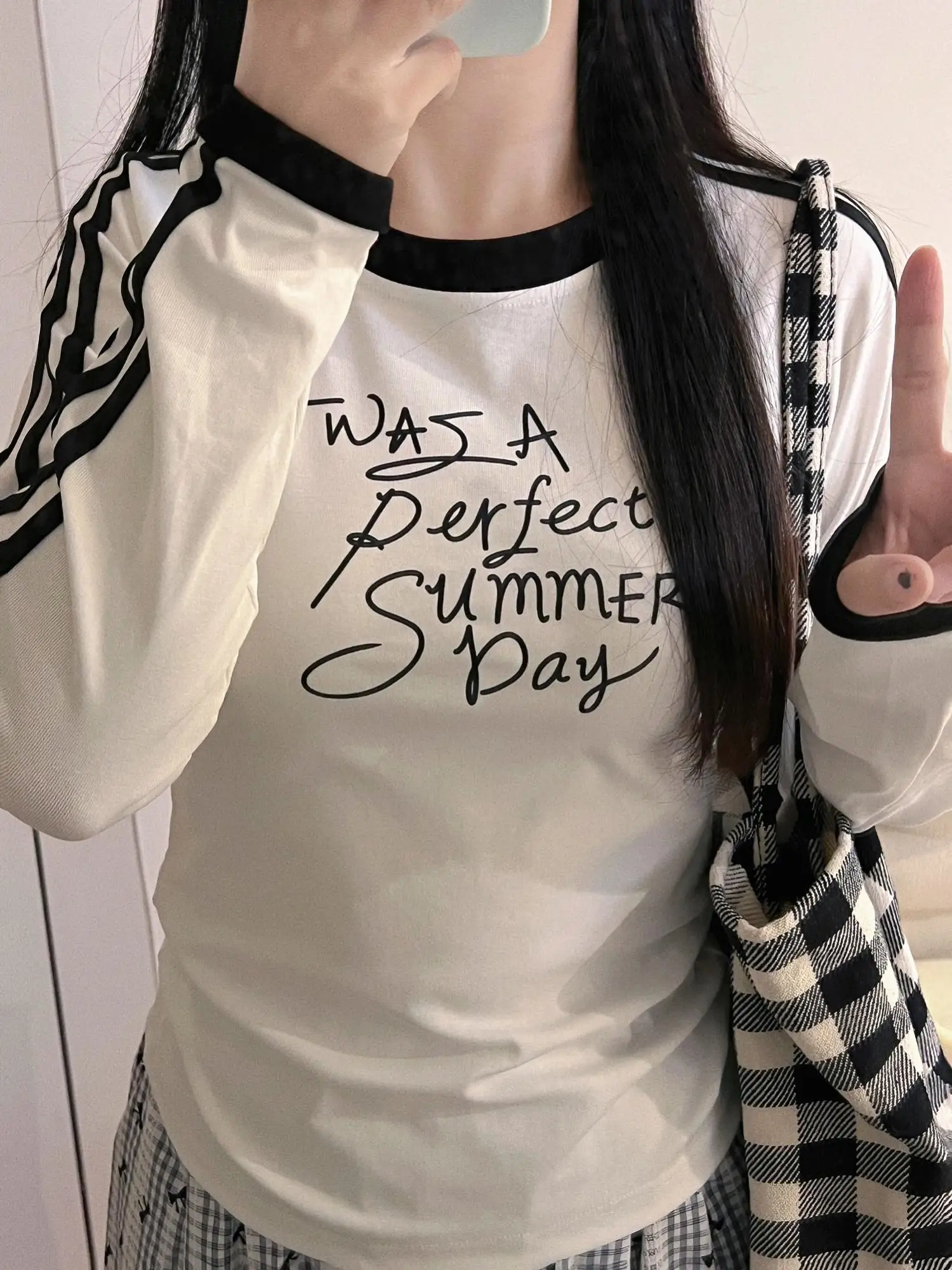 Guwu Rabbit Pill с буквенным принтом и круглым вырезом слегка широкая свободная рубашка