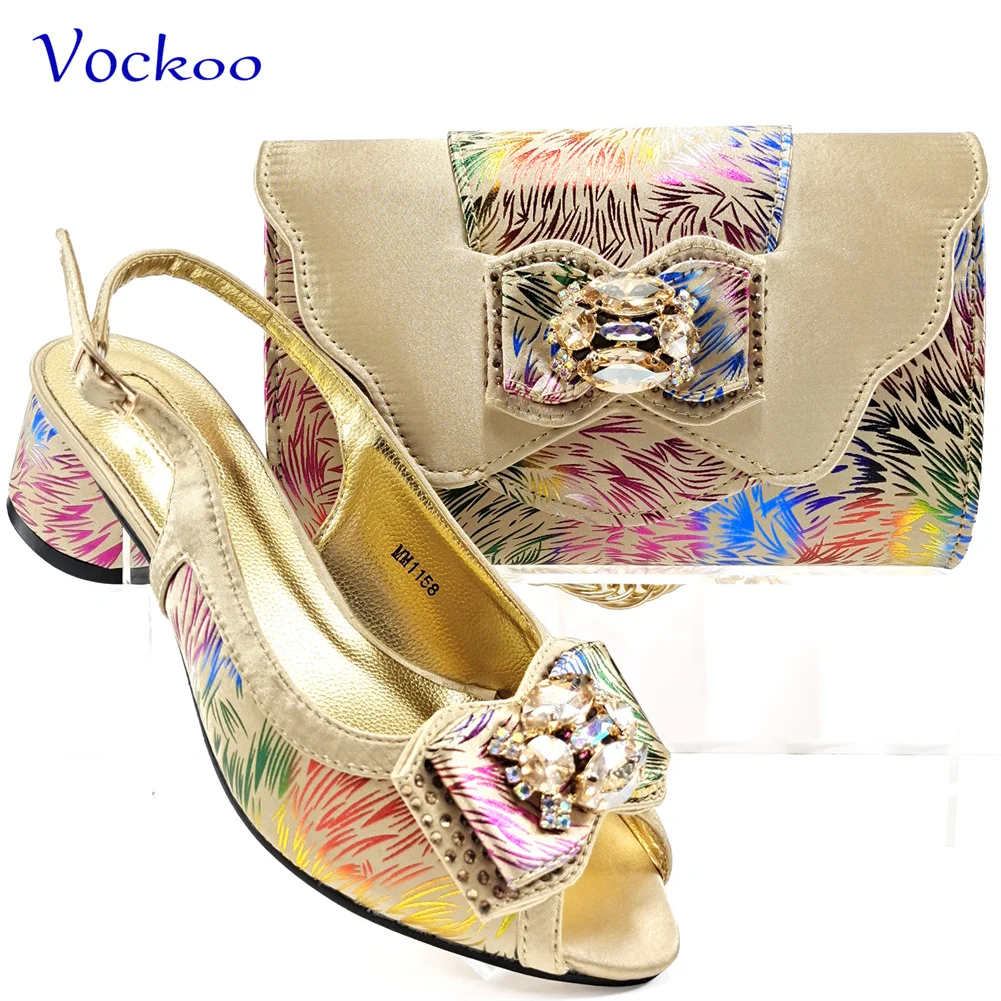 Новое поступление подходящие туфли и сумка золотого цвета удобные на круглом