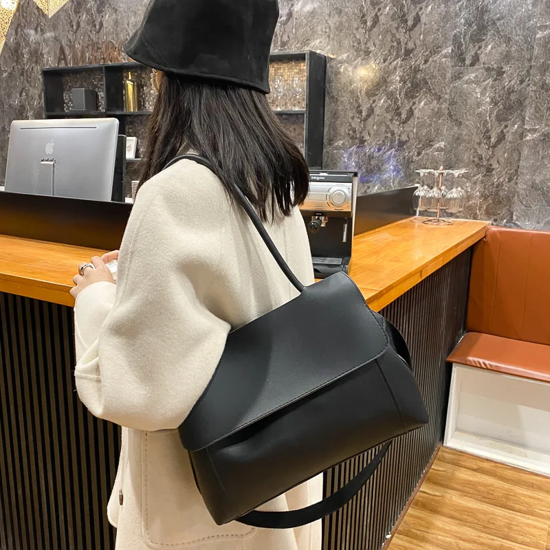 

Simple Fashion Handbags For Women Large Capacity Shoulder Bags 2023 New Underarm Briefcase Crossbody Bags Solid Color Bags