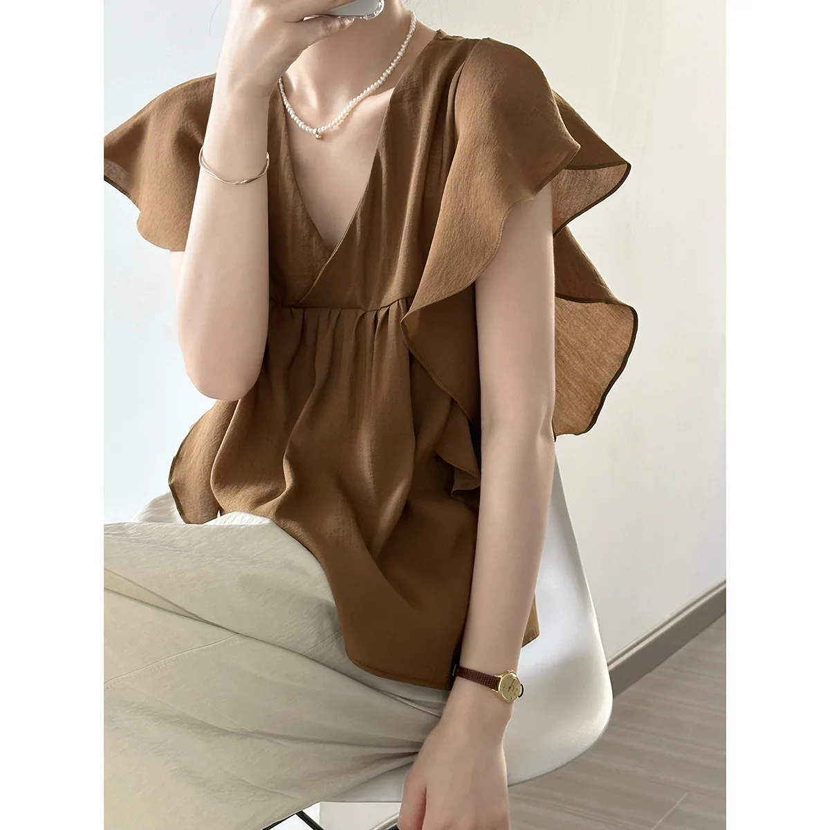 

Блузка женская плиссированная с рюшами, V-образным вырезом и рукавом