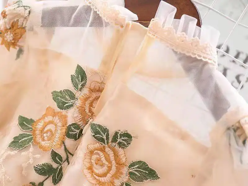 Демисезонное платье с длинным рукавом для девочек детское сказочное вышивкой