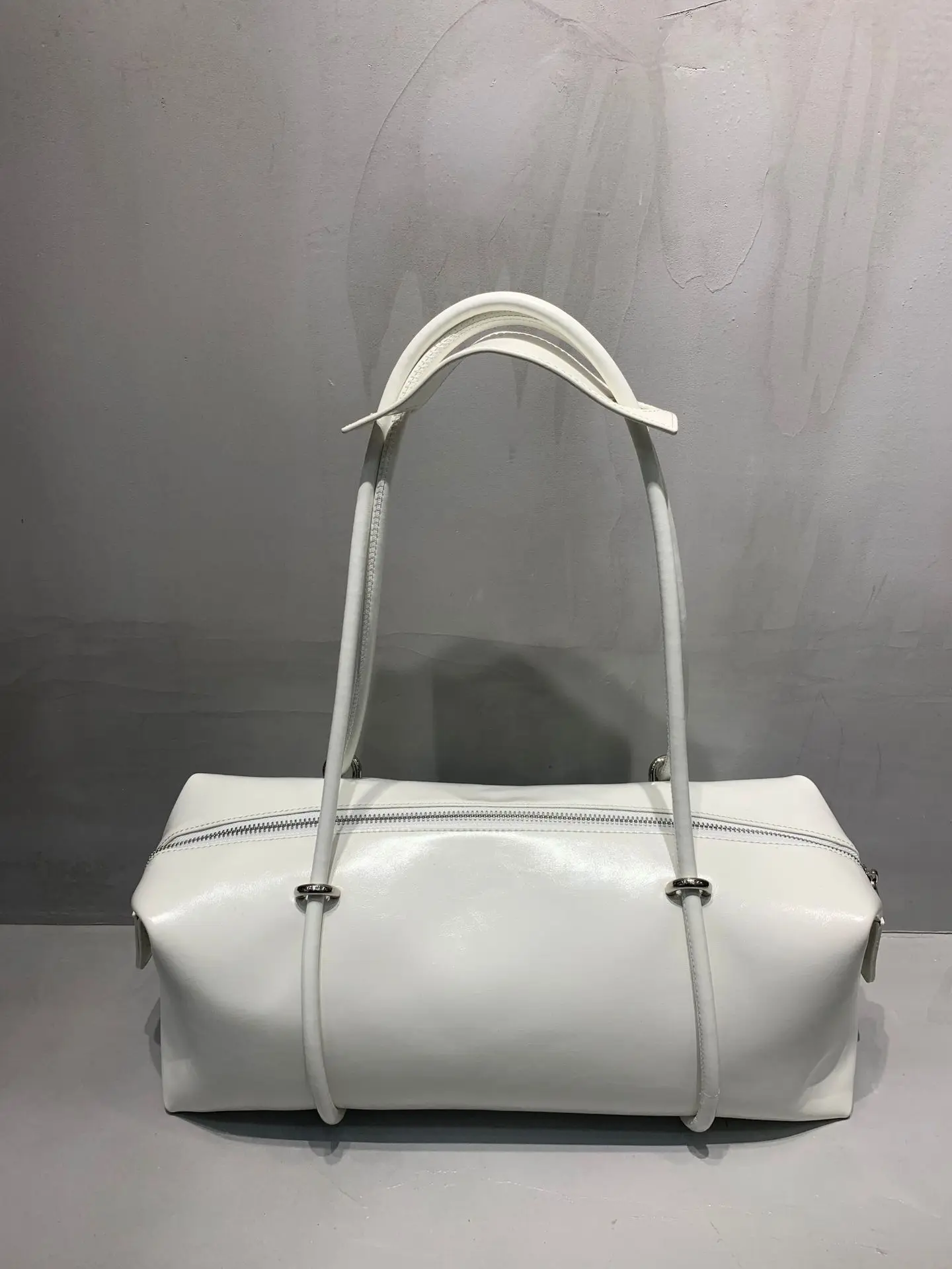 

2022 New Leather Pillow Bag Large Capacity Bag Women's Bag Fashion Shoulder Bag White Women's Bag