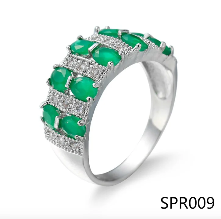 

Серебряное кольцо с топазом 2 карата, с фианитом