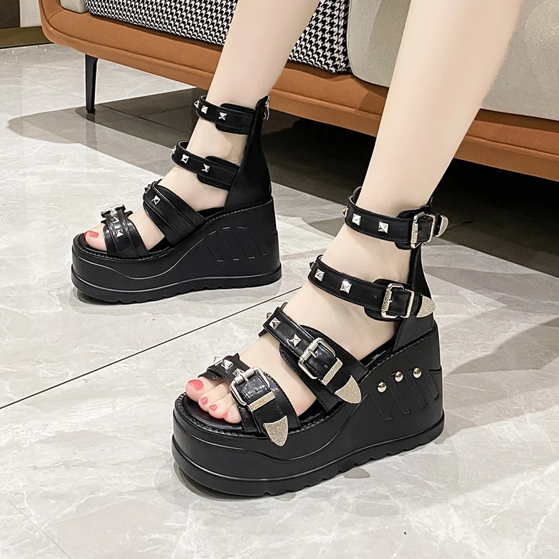 

Punk Style Wedge Heel Metal Studded Women's Sandals Four Row Metal Breasted Super High Waterproof Platform Street Popular Sandal