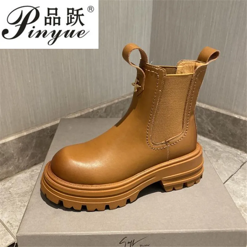 

Женские ботильоны на платформе с толстой резиновой подошвой, ботинки для верховой езды, черные кожаные осенние рыцарские Ботинки Челси на р...